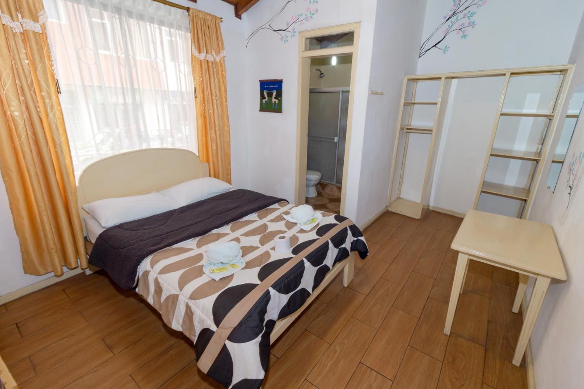 Santa Cruz Backpackers Hostal Banos  Exterior photo