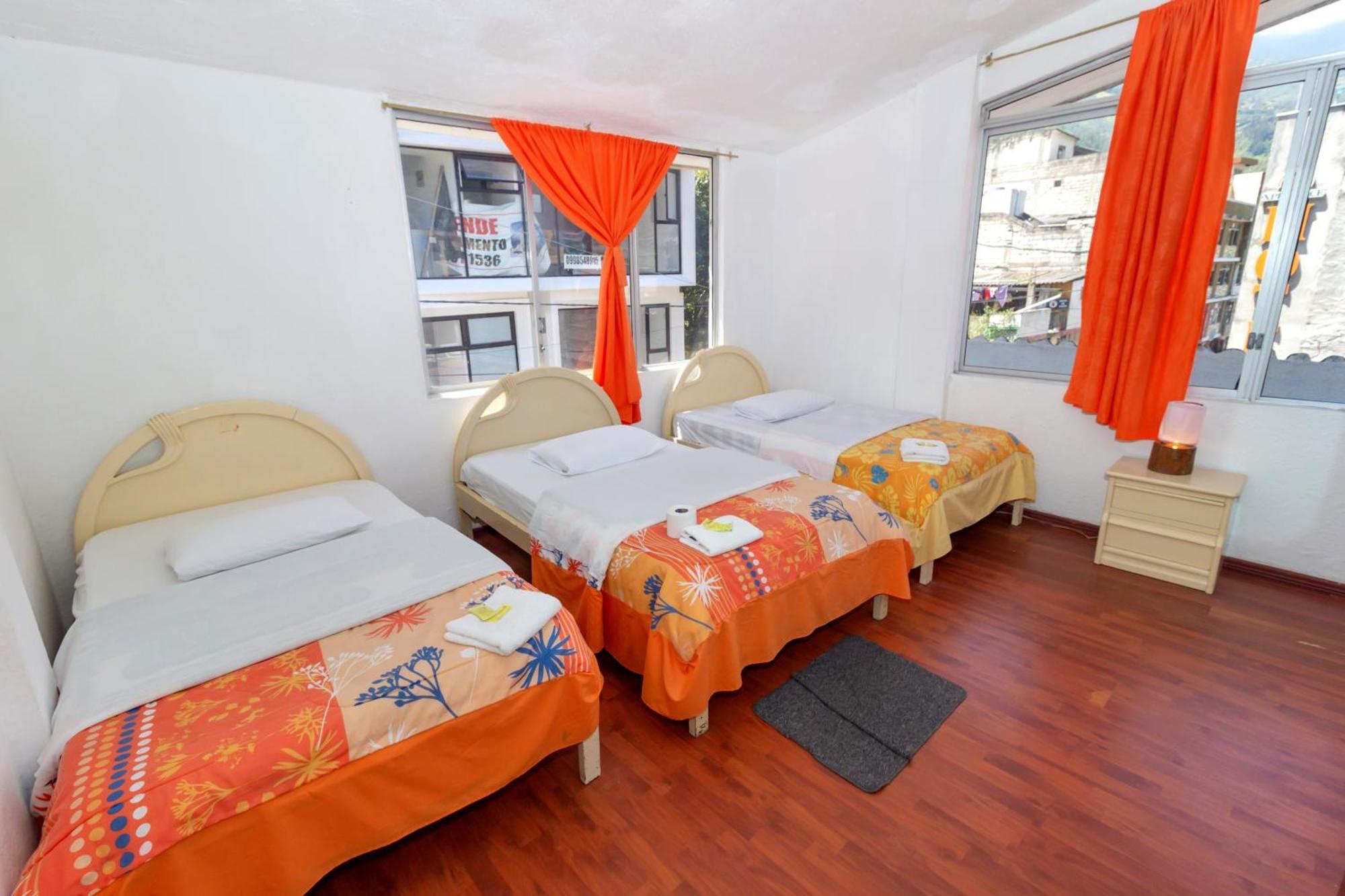 Santa Cruz Backpackers Hostal Banos  Exterior photo